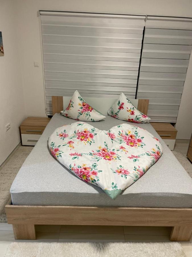 Apartman Cuprija Cazin Exteriör bild